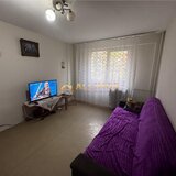 Trei camere de vanzare